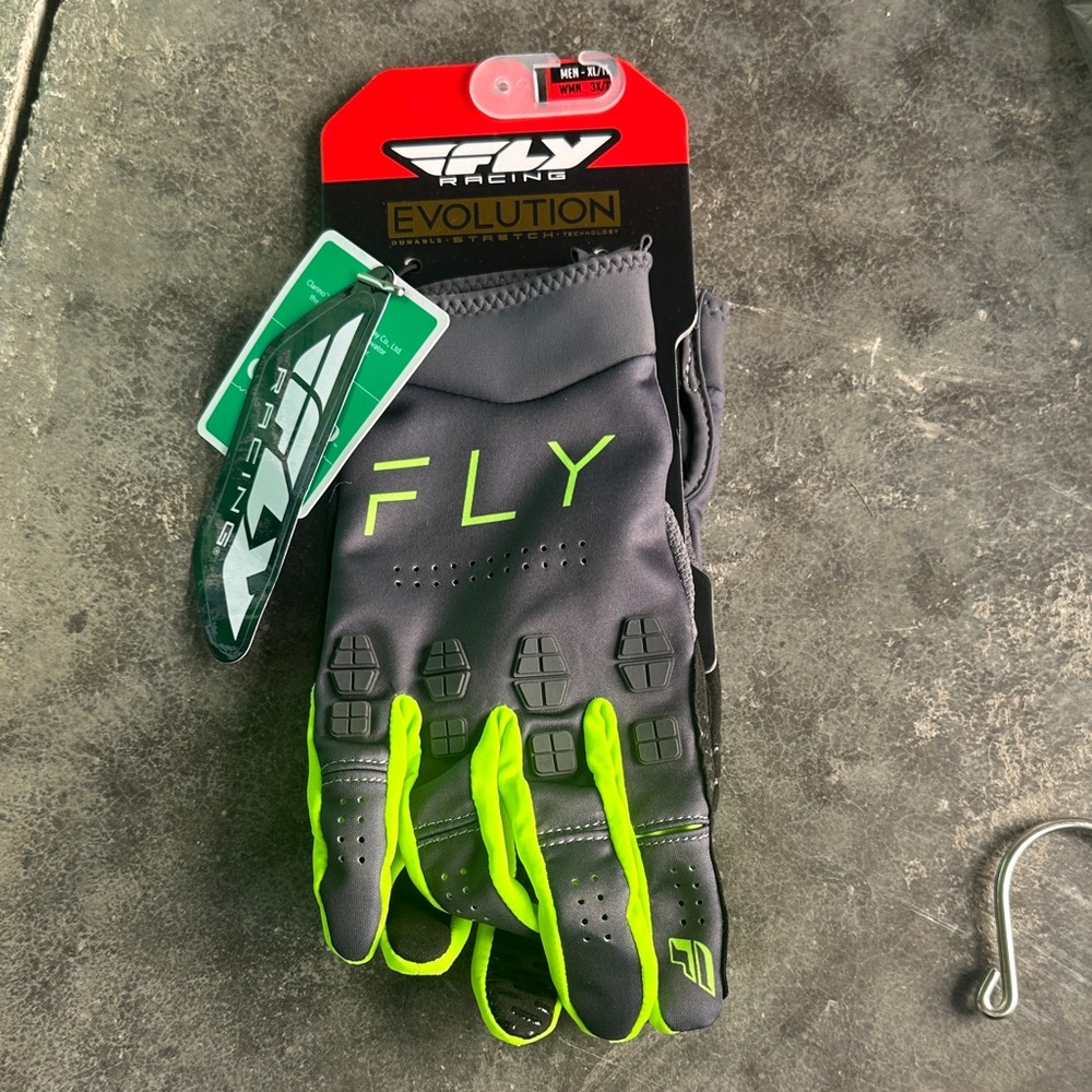 Fly Racing Men’s Evolution Gloves in Gray and Neon Green